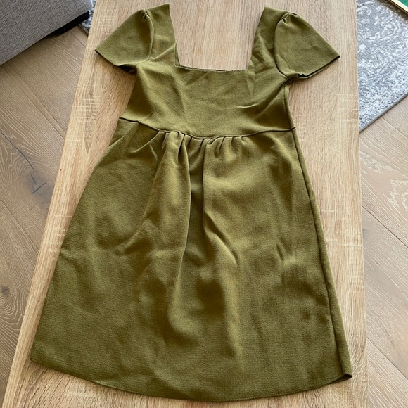 Zara Dresses & Skirts - Green mini dress
